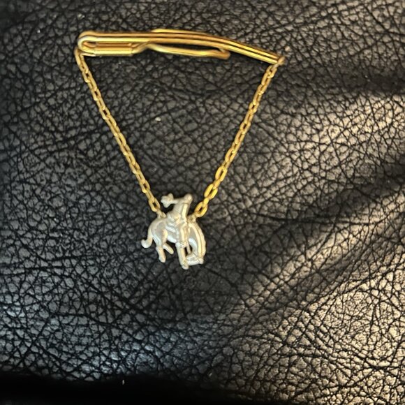 Vtg Unbranded RODEO COWBOY Riding HORSE TIE CLIP BAR Gold Tone & Silver Tone - Picture 5 of 6